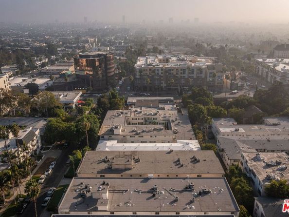 1525 N Hayworth Avenue 302, Los Angeles CA 90046