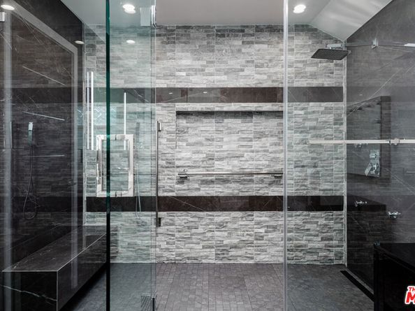 18721 Hatteras Street 10, Tarzana CA 91356