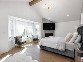 18721 Hatteras Street 10, Tarzana CA 91356