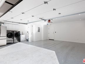 18721 Hatteras Street 10, Tarzana CA 91356