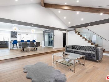 18721 Hatteras Street