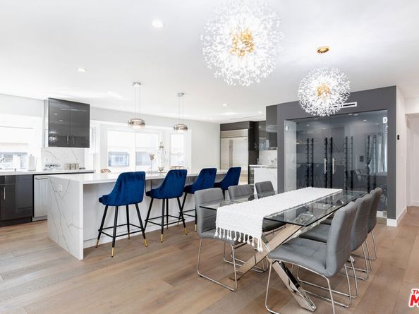 18721 Hatteras Street 10, Tarzana CA 91356