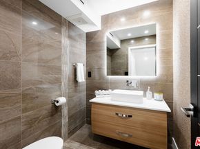 18721 Hatteras Street 10, Tarzana CA 91356