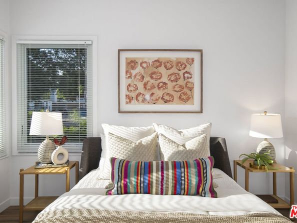 3744 Redwood Avenue, Los Angeles CA 90066