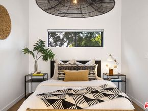 3744 Redwood Avenue, Los Angeles CA 90066