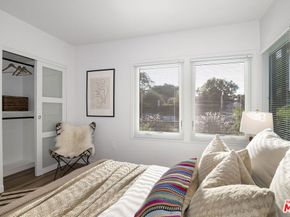 3744 Redwood Avenue, Los Angeles CA 90066