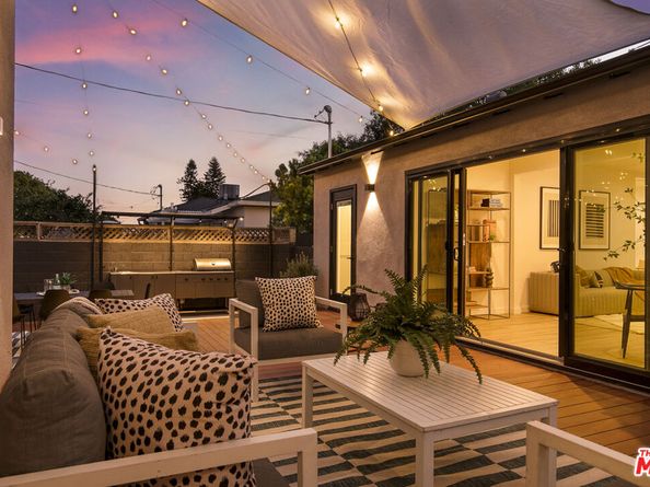 3744 Redwood Avenue, Los Angeles CA 90066