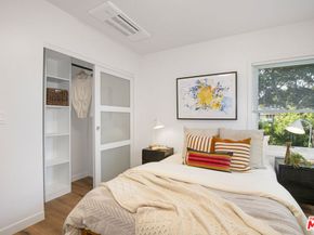 3744 Redwood Avenue, Los Angeles CA 90066