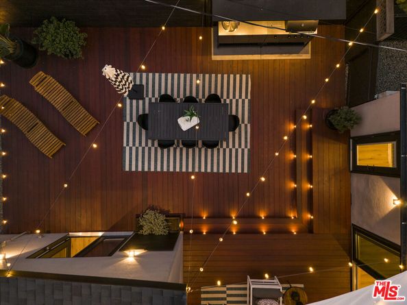 3744 Redwood Avenue, Los Angeles CA 90066