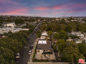 3744 Redwood Avenue, Los Angeles CA 90066