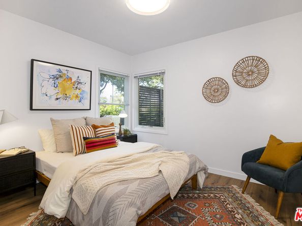 3744 Redwood Avenue, Los Angeles CA 90066