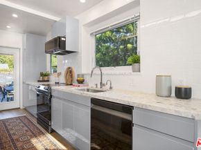 3744 Redwood Avenue, Los Angeles CA 90066