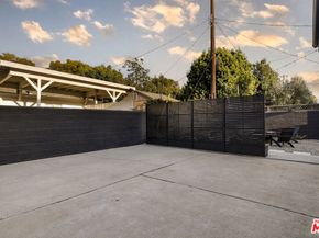 3744 Redwood Avenue, Los Angeles CA 90066