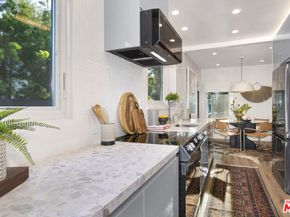 3744 Redwood Avenue, Los Angeles CA 90066