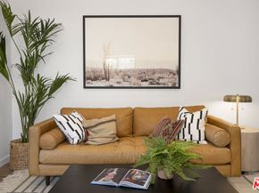 3744 Redwood Avenue, Los Angeles CA 90066