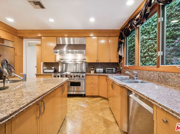 10825 Chalon Road, Los Angeles CA 90077