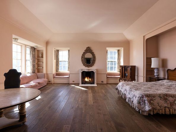 7141 Senalda Road, Los Angeles CA 90068