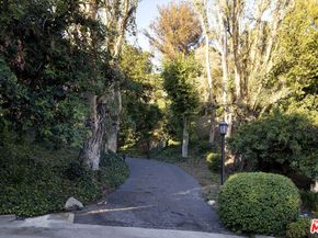 7141 Senalda Road, Los Angeles CA 90068