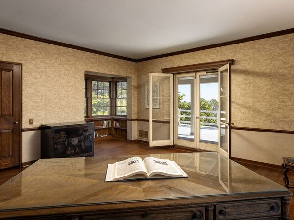 7141 Senalda Road, Los Angeles CA 90068