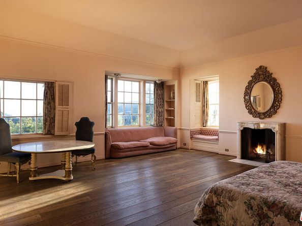 7141 Senalda Road, Los Angeles CA 90068