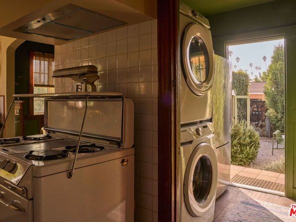 4179 S Van Ness Avenue, Los Angeles CA 90062