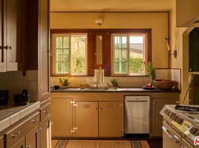 4179 S Van Ness Avenue, Los Angeles CA 90062