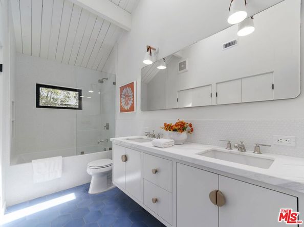 2304 Vestal Avenue, Los Angeles CA 90026