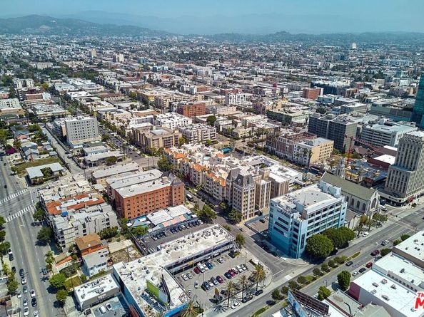 620 S Gramercy Place 301, Los Angeles CA 90005