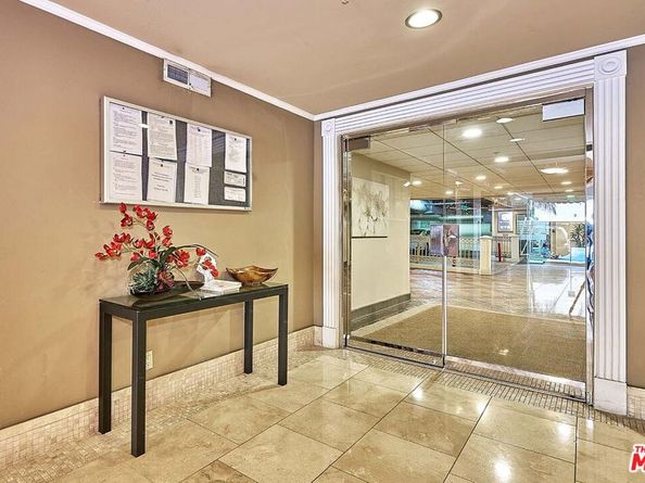 620 S Gramercy Place 301, Los Angeles CA 90005