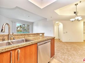 620 S Gramercy Place 301, Los Angeles CA 90005