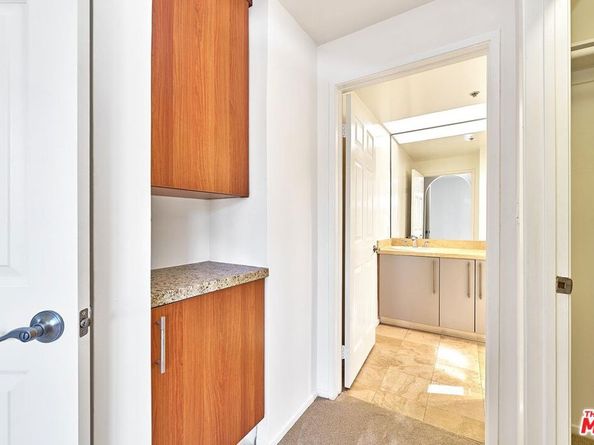 620 S Gramercy Place 301, Los Angeles CA 90005