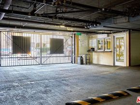 620 S Gramercy Place 301, Los Angeles CA 90005