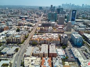 620 S Gramercy Place 301, Los Angeles CA 90005