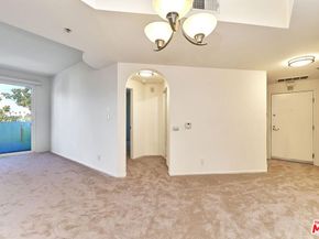 620 S Gramercy Place 301, Los Angeles CA 90005