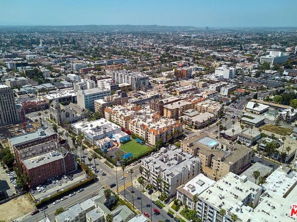 620 S Gramercy Place 301, Los Angeles CA 90005