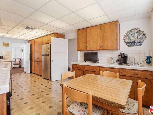 10515 Bradbury Road, Los Angeles CA 90064