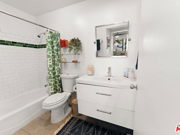 960 Sanborn Avenue 3, Los Angeles CA 90029