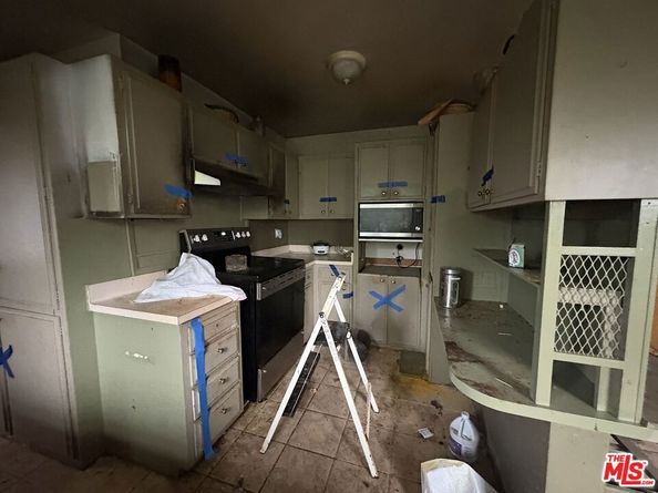 2927 Governor Drive, San Diego CA 92122