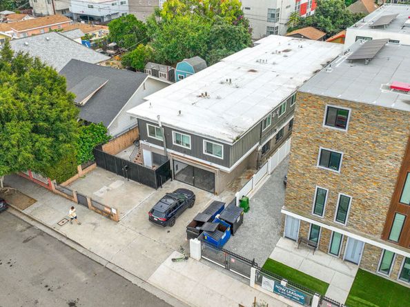 1250 W 37th Street, Los Angeles CA 90007