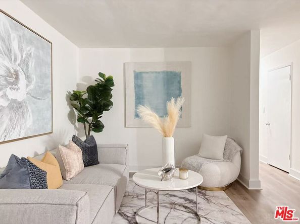 1250 W 37th Street, Los Angeles CA 90007