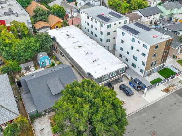 1250 W 37th Street, Los Angeles CA 90007