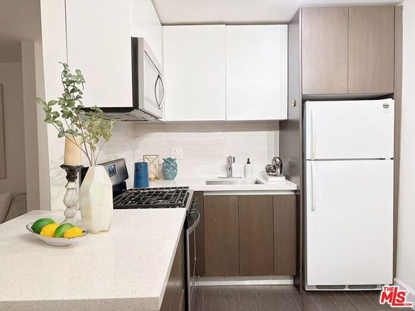 1250 W 37th Street, Los Angeles CA 90007