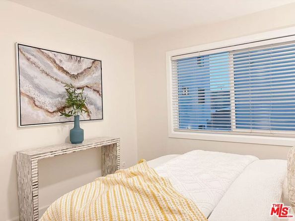 1250 W 37th Street, Los Angeles CA 90007