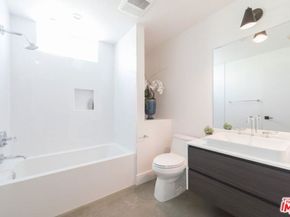 935 N Hudson 401, Los Angeles CA 90038