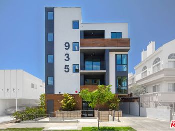 935 N Hudson