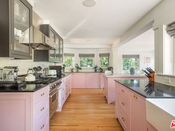 221 S St Andrews Place, Los Angeles CA 90004