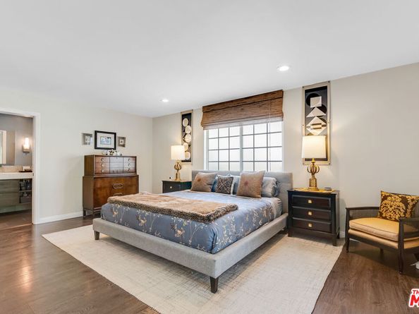 16201 Gilmore Street, Lake Balboa CA 91406