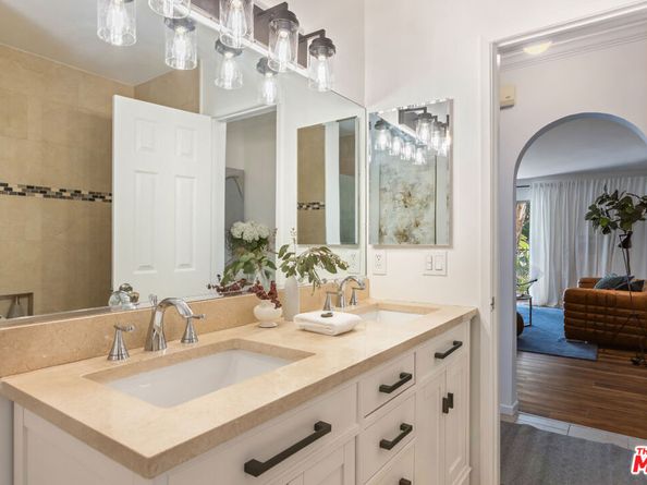 625 N Flores Street 101, West Hollywood CA 90048
