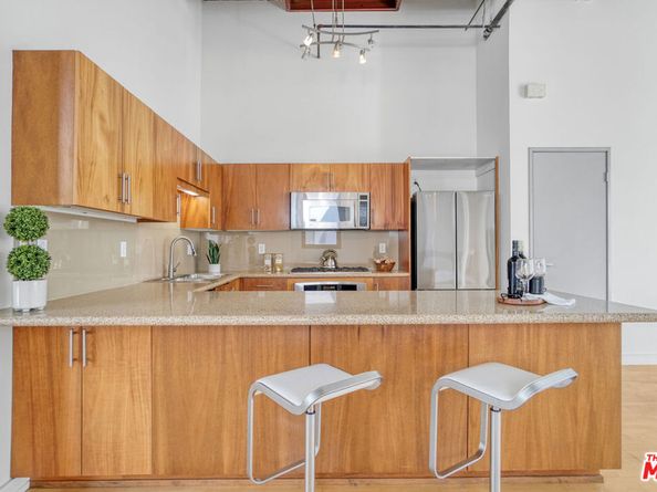 330 W 11th Street 703, Los Angeles CA 90015