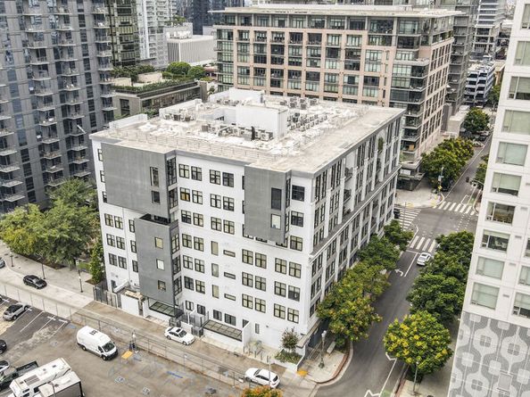 330 W 11th Street 703, Los Angeles CA 90015